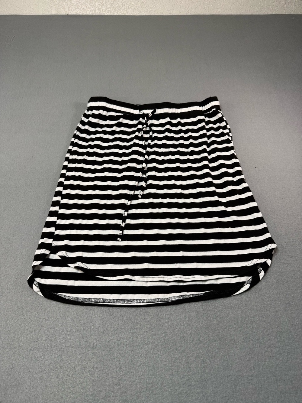 Tickled Teal Women’s Black & White Striped Mini Skirt Drawstring Knit M